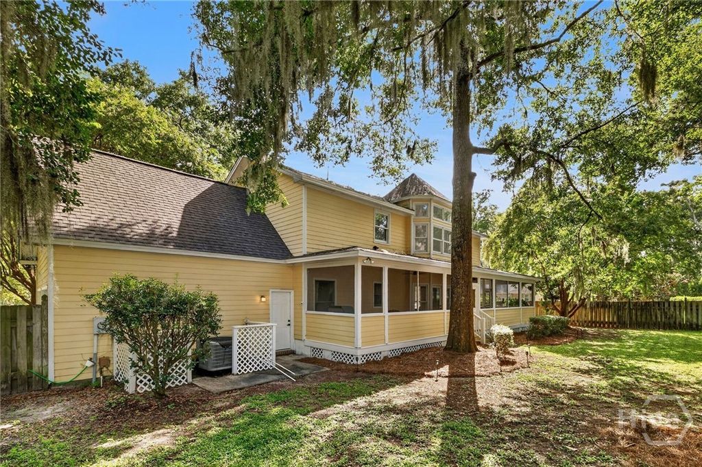 Image 63 of property listing at 9 Devon Road, Savannah, GA 31419
