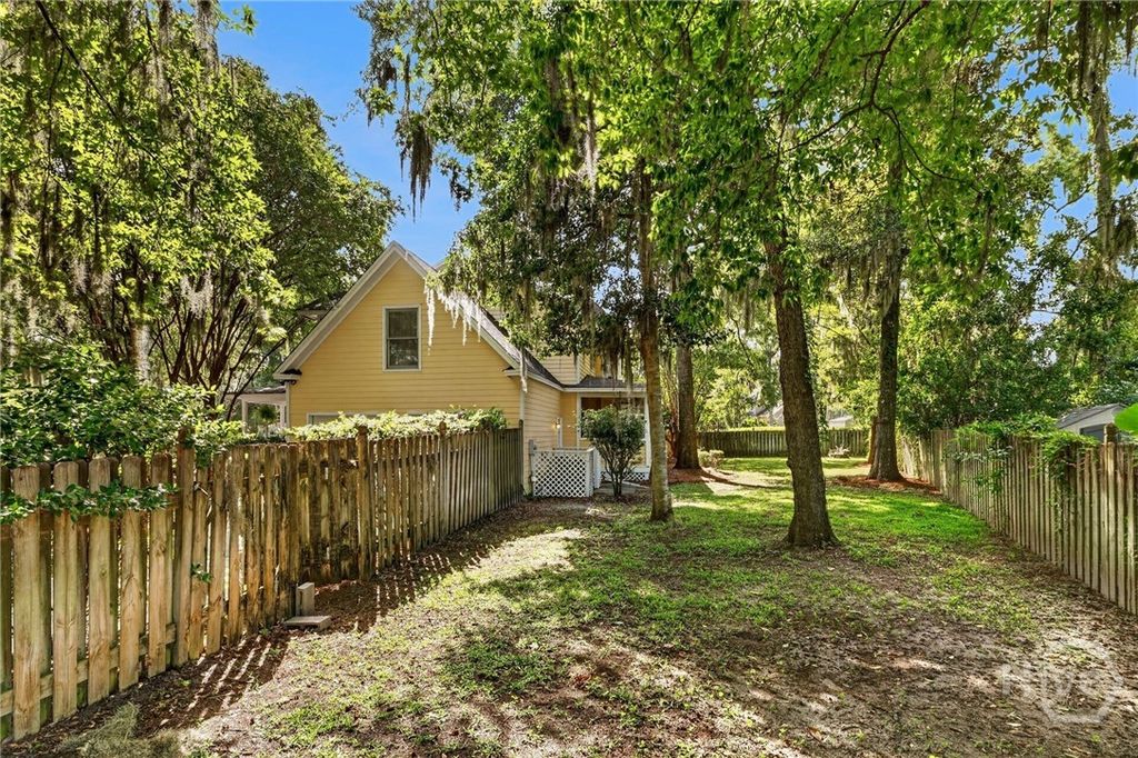Image 64 of property listing at 9 Devon Road, Savannah, GA 31419
