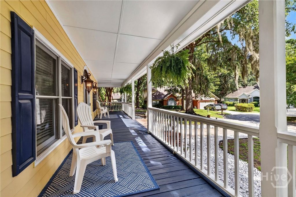 Image 7 of property listing at 9 Devon Road, Savannah, GA 31419