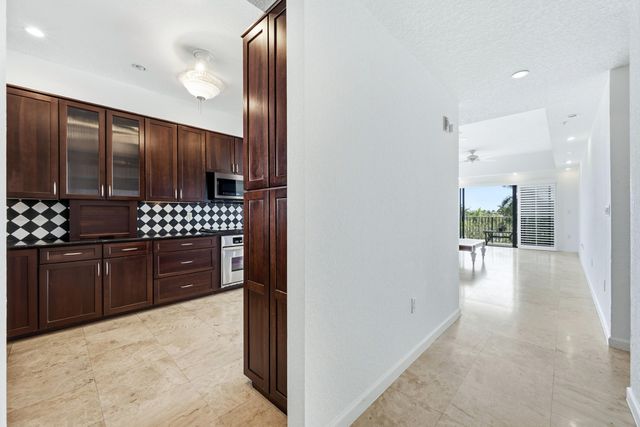 1640 Presidential Way 501, West Palm Beach, FL 33401