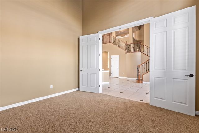 9805 QUEEN CHARLOTTE Drive, Las Vegas, NV 89145