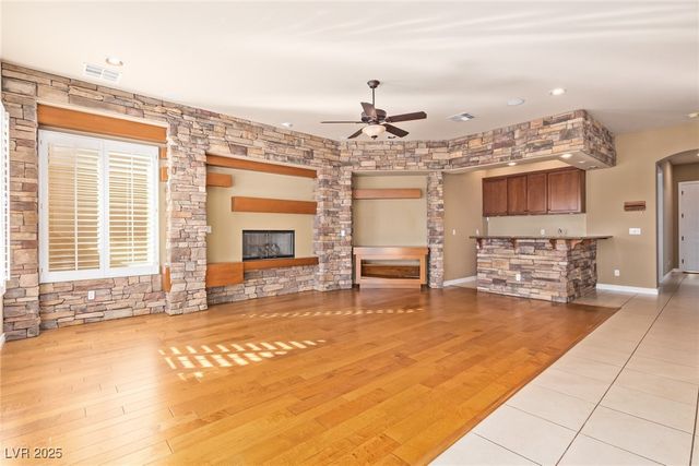 9805 QUEEN CHARLOTTE Drive, Las Vegas, NV 89145