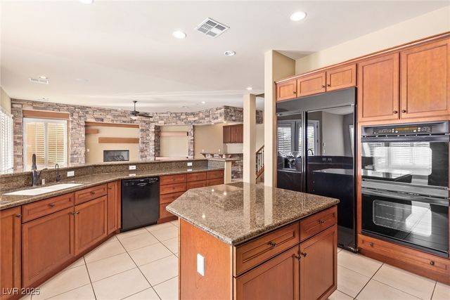 9805 QUEEN CHARLOTTE Drive, Las Vegas, NV 89145