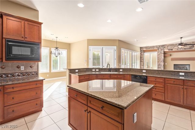 9805 QUEEN CHARLOTTE Drive, Las Vegas, NV 89145