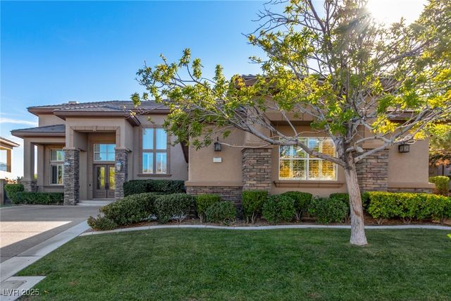 9805 QUEEN CHARLOTTE Drive, Las Vegas, NV 89145