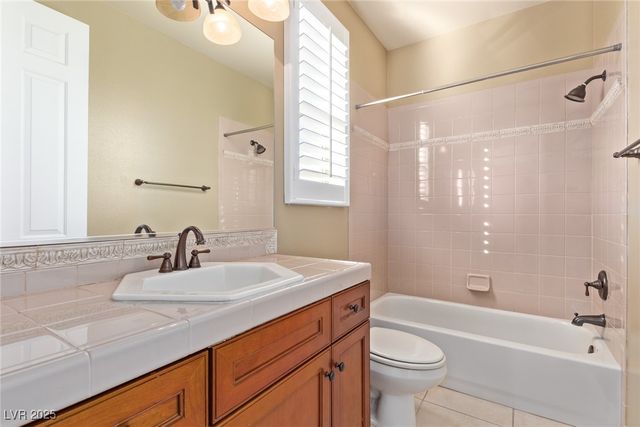 9805 QUEEN CHARLOTTE Drive, Las Vegas, NV 89145