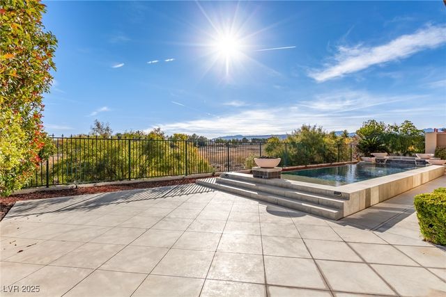 9805 QUEEN CHARLOTTE Drive, Las Vegas, NV 89145