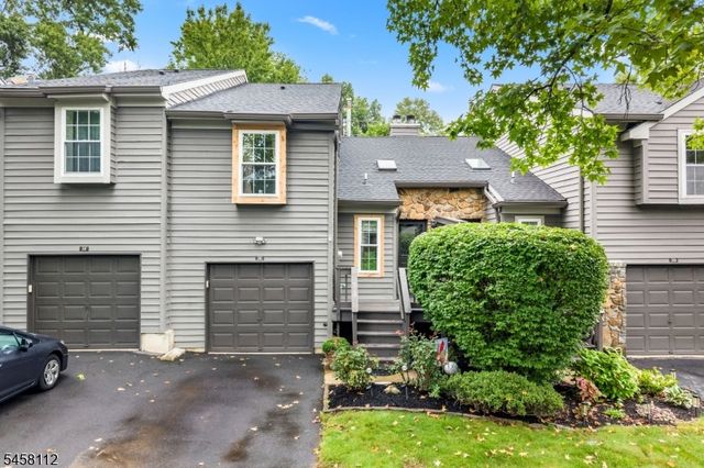 3 Brookline Ct E, Montgomery Twp., NJ 08540