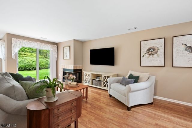 3 Brookline Ct E, Montgomery Twp., NJ 08540