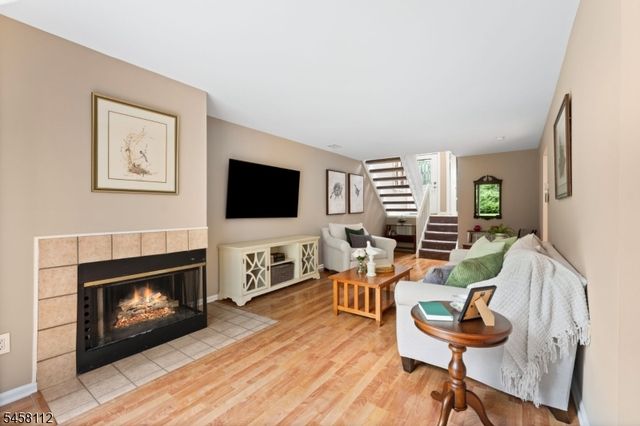 3 Brookline Ct E, Montgomery Twp., NJ 08540