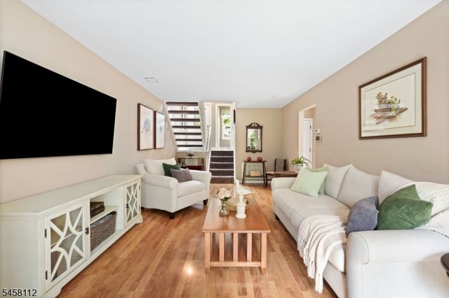3 Brookline Ct E, Montgomery Twp., NJ 08540