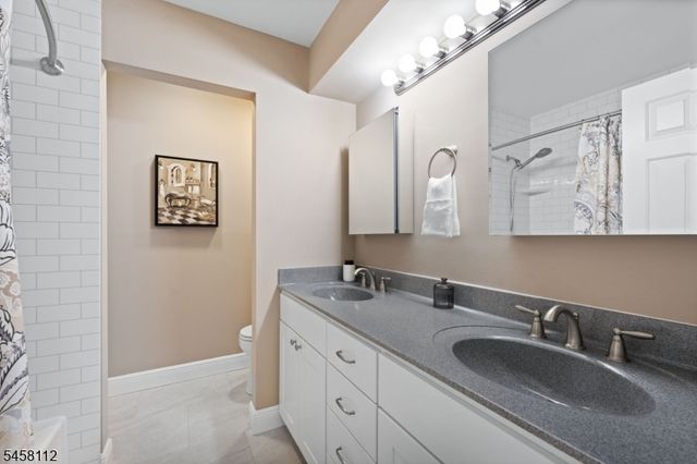 3 Brookline Ct E, Montgomery Twp., NJ 08540