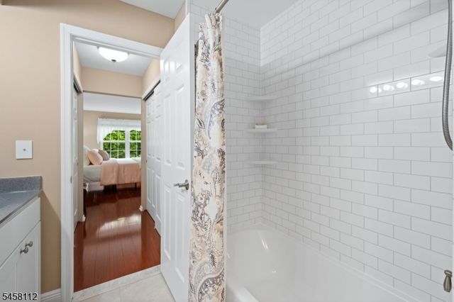 3 Brookline Ct E, Montgomery Twp., NJ 08540