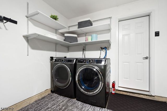 3 Brookline Ct E, Montgomery Twp., NJ 08540