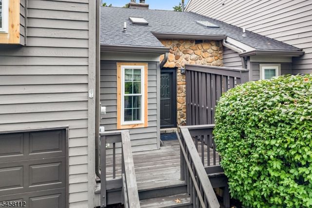 3 Brookline Ct E, Montgomery Twp., NJ 08540