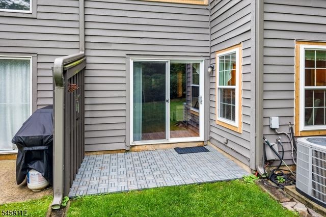 3 Brookline Ct E, Montgomery Twp., NJ 08540