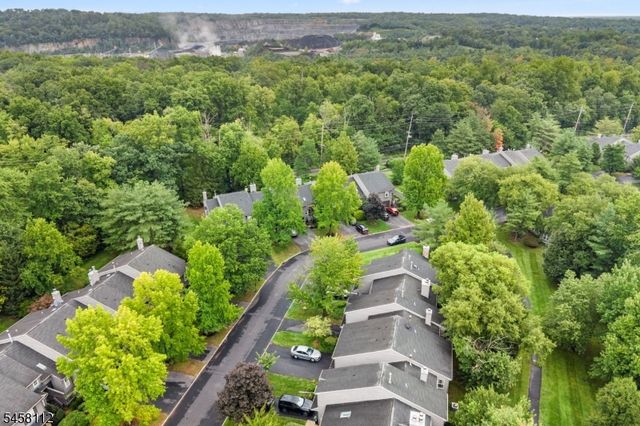 3 Brookline Ct E, Montgomery Twp., NJ 08540