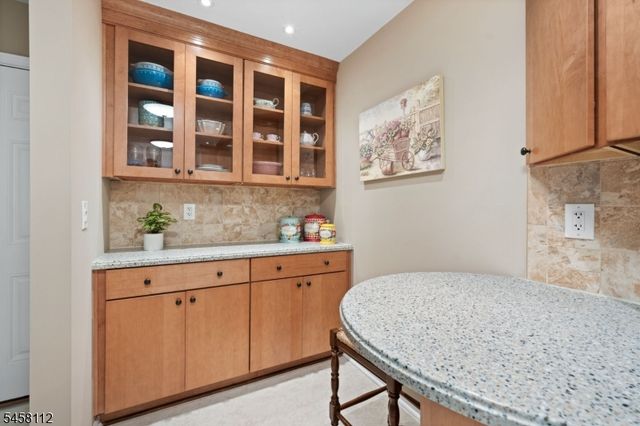3 Brookline Ct E, Montgomery Twp., NJ 08540
