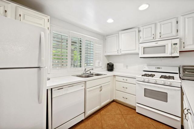 35 Pueblo Vista Drive, Palm Springs, CA 92264