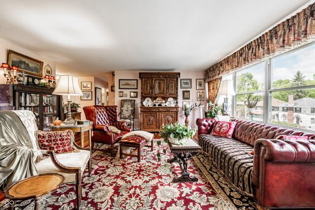 25 E 40th Street 3A, Indianapolis, IN 46205