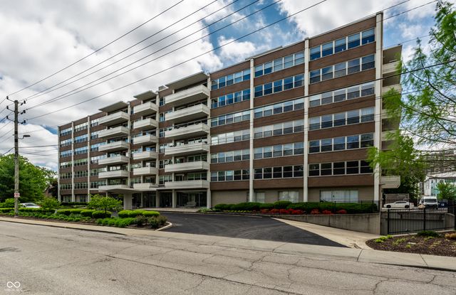 25 E 40th Street 3A, Indianapolis, IN 46205
