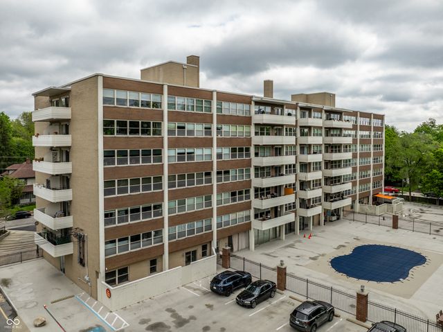 25 E 40th Street 3A, Indianapolis, IN 46205