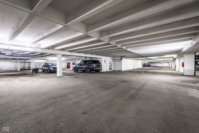 25 E 40th Street 3A, Indianapolis, IN 46205