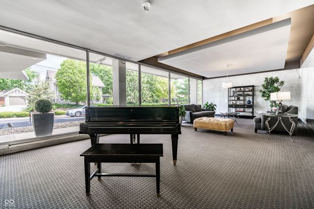 25 E 40th Street 3A, Indianapolis, IN 46205