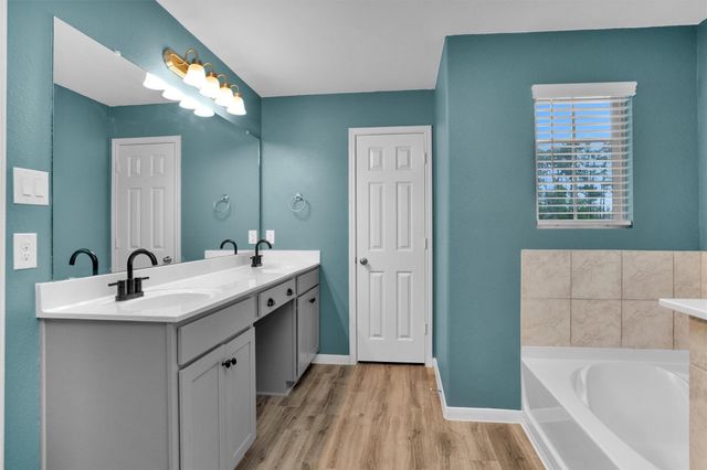 165 Camelot Place Court, Conroe, TX 77304