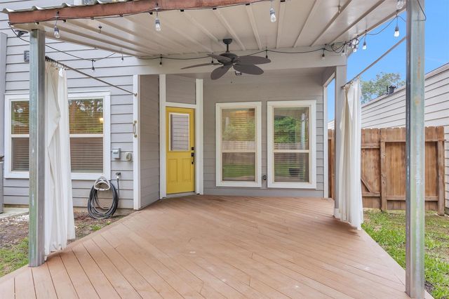165 Camelot Place Court, Conroe, TX 77304