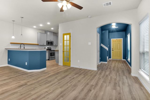 165 Camelot Place Court, Conroe, TX 77304