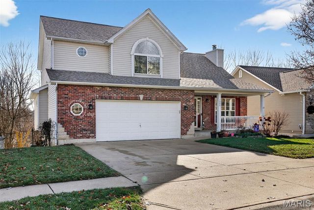 1002 Winter Lake Drive, Fenton, MO 63026