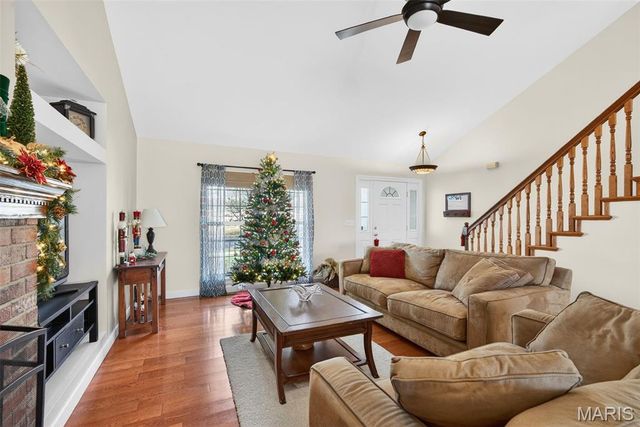 1002 Winter Lake Drive, Fenton, MO 63026