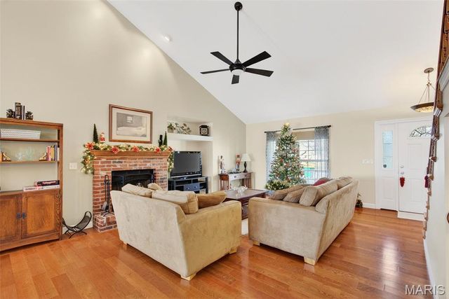 1002 Winter Lake Drive, Fenton, MO 63026