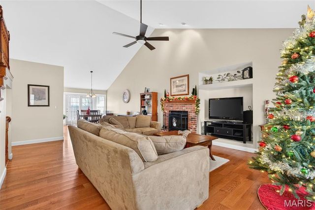 1002 Winter Lake Drive, Fenton, MO 63026