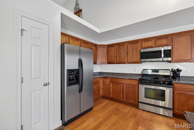 1002 Winter Lake Drive, Fenton, MO 63026