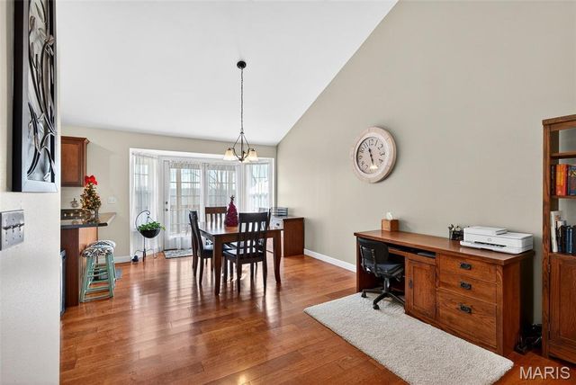 1002 Winter Lake Drive, Fenton, MO 63026