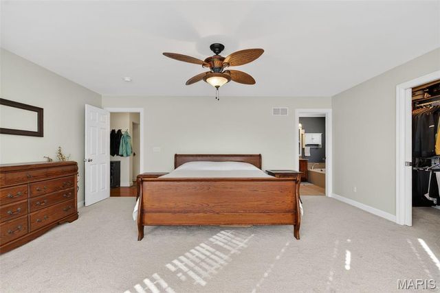 1002 Winter Lake Drive, Fenton, MO 63026