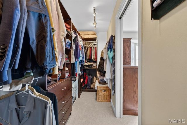 1002 Winter Lake Drive, Fenton, MO 63026