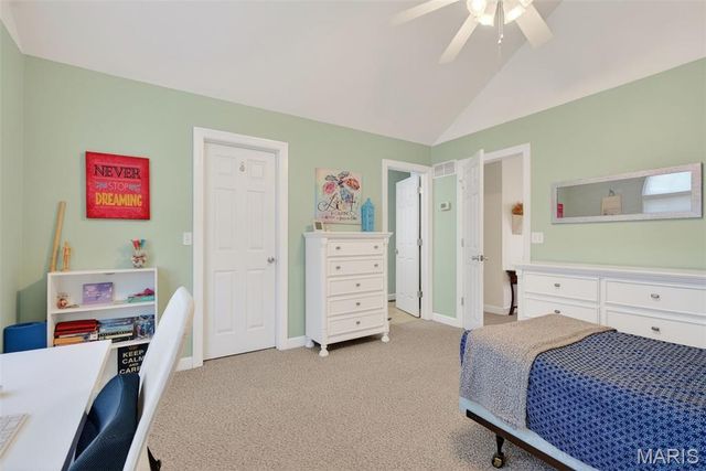 1002 Winter Lake Drive, Fenton, MO 63026