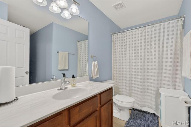 1002 Winter Lake Drive, Fenton, MO 63026