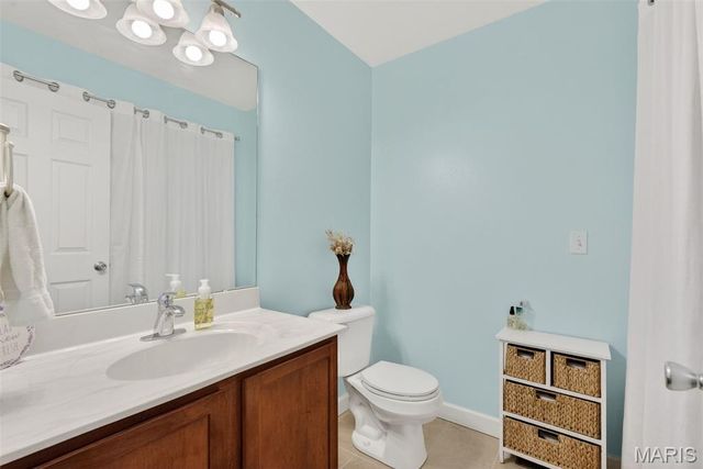 1002 Winter Lake Drive, Fenton, MO 63026