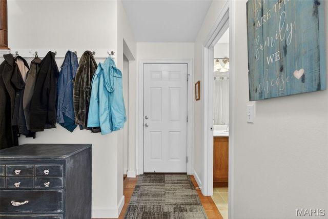 1002 Winter Lake Drive, Fenton, MO 63026