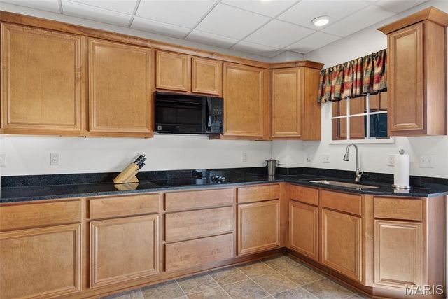 1002 Winter Lake Drive, Fenton, MO 63026