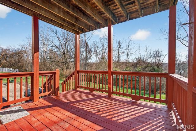 1002 Winter Lake Drive, Fenton, MO 63026