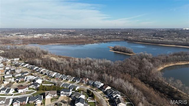 1002 Winter Lake Drive, Fenton, MO 63026