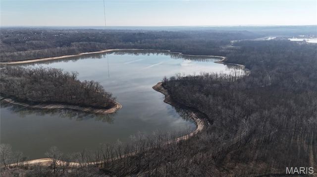 1002 Winter Lake Drive, Fenton, MO 63026