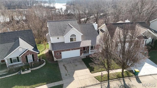 1002 Winter Lake Drive, Fenton, MO 63026