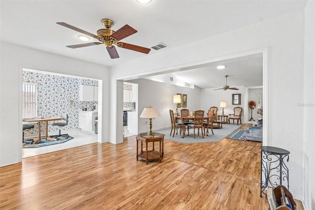 6353 SILVER LAKES DRIVE W, Lakeland, FL 33810