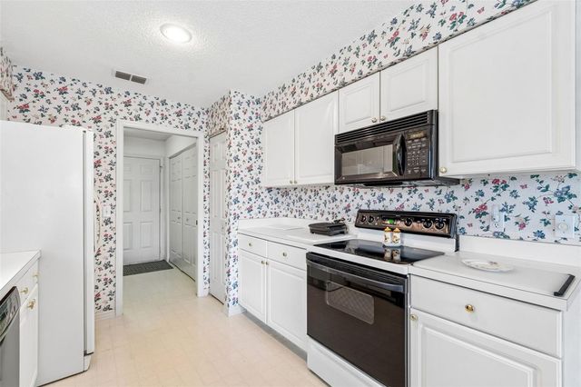 6353 SILVER LAKES DRIVE W, Lakeland, FL 33810